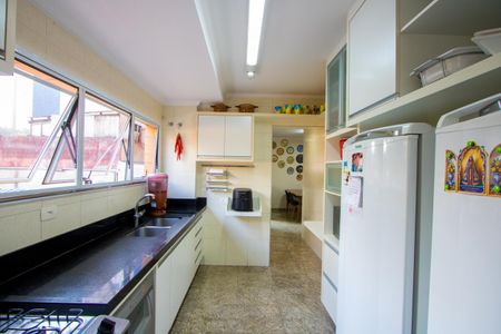 Apartamento à venda com 312m², 4 quartos e 4 vagas Apartamento à venda com 312m², 4 quartos e 4 vagasCozinha