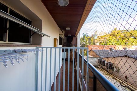 Apartamento à venda com 312m², 4 quartos e 4 vagas Apartamento à venda com 312m², 4 quartos e 4 vagasVaranda gourmet da cozinha
