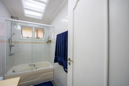 Apartamento à venda com 312m², 4 quartos e 4 vagas Apartamento à venda com 312m², 4 quartos e 4 vagasBanheiro social