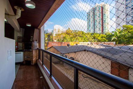 Apartamento à venda com 312m², 4 quartos e 4 vagas Apartamento à venda com 312m², 4 quartos e 4 vagasVaranda gourmet da cozinha