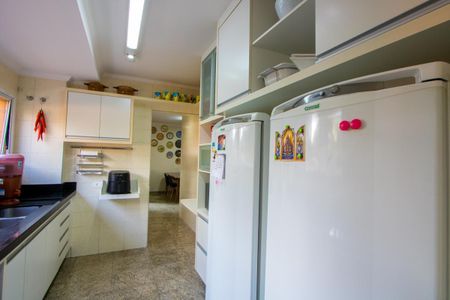 Apartamento à venda com 312m², 4 quartos e 4 vagas Apartamento à venda com 312m², 4 quartos e 4 vagasCozinha