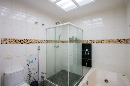 Apartamento à venda com 312m², 4 quartos e 4 vagas Apartamento à venda com 312m², 4 quartos e 4 vagasBanheiro do quarto 1