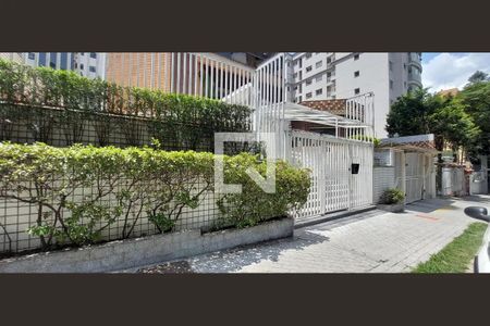 Apartamento à venda com 312m², 4 quartos e 4 vagas Apartamento à venda com 312m², 4 quartos e 4 vagasFachada