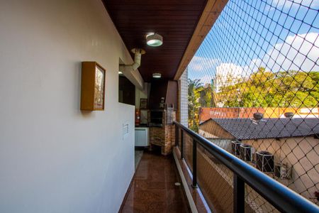 Apartamento à venda com 312m², 4 quartos e 4 vagas Apartamento à venda com 312m², 4 quartos e 4 vagasVaranda gourmet da cozinha