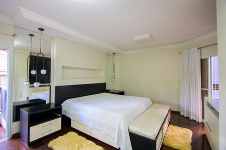 Apartamento à venda com 312m², 4 quartos e 4 vagas Apartamento à venda com 312m², 4 quartos e 4 vagasQuarto 1 - Suíte