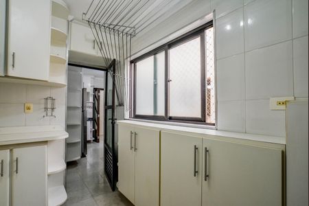 Apartamento à venda com 106m², 3 quartos e 2 vagas Apartamento à venda com 106m², 3 quartos e 2 vagasÁrea de Serviço