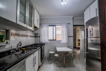Apartamento à venda com 106m², 3 quartos e 2 vagas Apartamento à venda com 106m², 3 quartos e 2 vagasCozinha