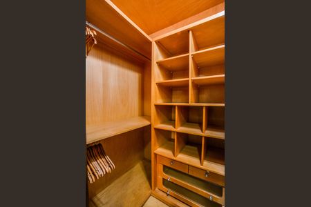 Apartamento à venda com 106m², 3 quartos e 2 vagas Apartamento à venda com 106m², 3 quartos e 2 vagasQuarto Suíte