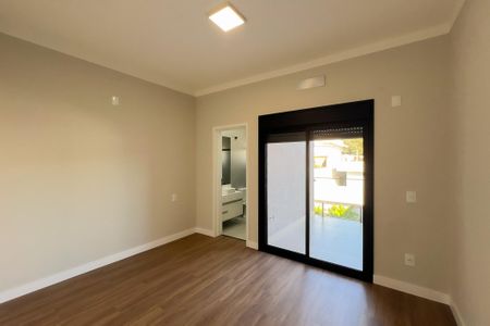 Casa de condomínio à venda com 226m², 3 quartos e 4 vagasSuíte 2