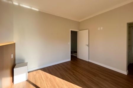 Casa de condomínio à venda com 226m², 3 quartos e 4 vagasSuíte 1