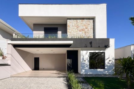 Casa de condomínio à venda com 226m², 3 quartos e 4 vagasFachada