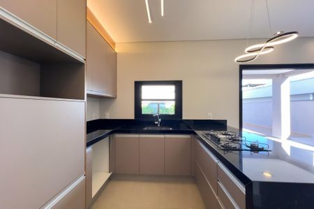 Casa de condomínio à venda com 226m², 3 quartos e 4 vagasCozinha