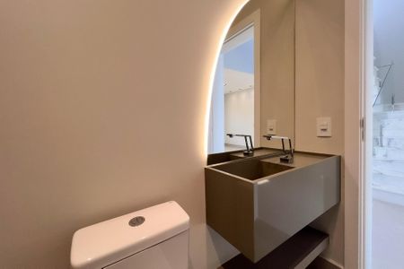 Casa de condomínio à venda com 226m², 3 quartos e 4 vagasLavabo