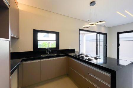 Casa de condomínio à venda com 226m², 3 quartos e 4 vagasCozinha