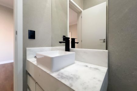 Casa de condomínio à venda com 226m², 3 quartos e 4 vagasBanheiro da Suíte 2