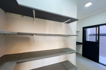 Casa de condomínio à venda com 226m², 3 quartos e 4 vagasDespensa