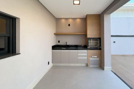 Casa de condomínio à venda com 226m², 3 quartos e 4 vagasChurrasqueira