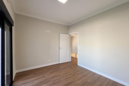 Casa de condomínio à venda com 226m², 3 quartos e 4 vagasSuíte 2