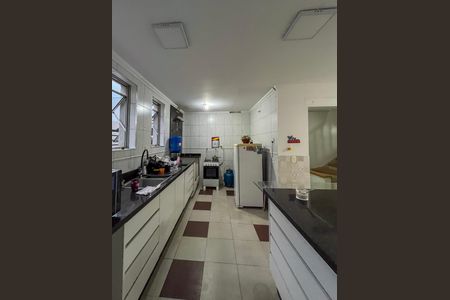 Casa para alugar com 450m², 4 quartos e 3 vagas Casa para alugar com 450m², 4 quartos e 3 vagasCozinha