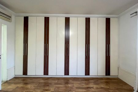 Casa para alugar com 450m², 4 quartos e 3 vagas Casa para alugar com 450m², 4 quartos e 3 vagasSuite 1