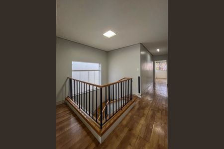 Casa para alugar com 450m², 4 quartos e 3 vagas Casa para alugar com 450m², 4 quartos e 3 vagasCorredor