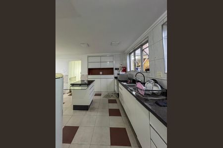 Casa para alugar com 450m², 4 quartos e 3 vagas Casa para alugar com 450m², 4 quartos e 3 vagasCozinha