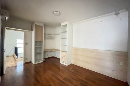 Casa para alugar com 450m², 4 quartos e 3 vagas Casa para alugar com 450m², 4 quartos e 3 vagasSuite 3