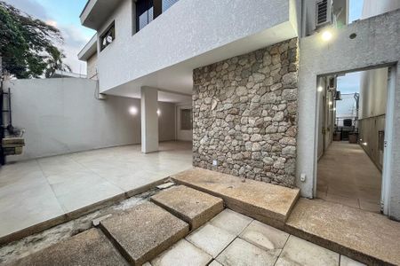 Casa para alugar com 450m², 4 quartos e 3 vagas Casa para alugar com 450m², 4 quartos e 3 vagasGaragem