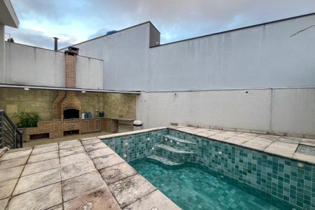 Casa para alugar com 450m², 4 quartos e 3 vagas Casa para alugar com 450m², 4 quartos e 3 vagasPiscina