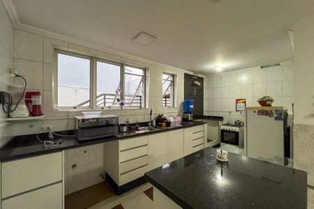 Casa para alugar com 450m², 4 quartos e 3 vagas Casa para alugar com 450m², 4 quartos e 3 vagasCozinha