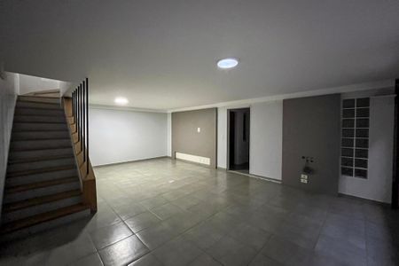 Casa para alugar com 450m², 4 quartos e 3 vagas Casa para alugar com 450m², 4 quartos e 3 vagasSalão de Festas