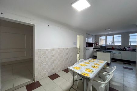 Casa para alugar com 450m², 4 quartos e 3 vagas Casa para alugar com 450m², 4 quartos e 3 vagasCopa