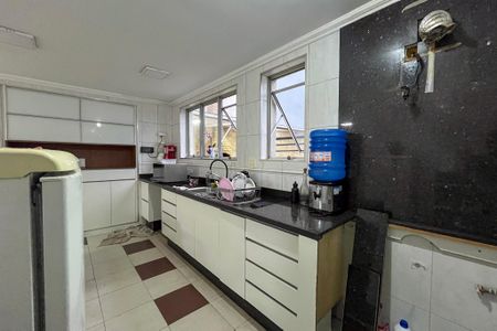 Casa para alugar com 450m², 4 quartos e 3 vagas Casa para alugar com 450m², 4 quartos e 3 vagasCozinha