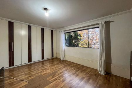 Casa para alugar com 450m², 4 quartos e 3 vagas Casa para alugar com 450m², 4 quartos e 3 vagasSuite 1