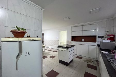 Casa para alugar com 450m², 4 quartos e 3 vagas Casa para alugar com 450m², 4 quartos e 3 vagasCozinha