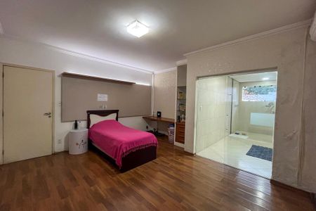 Casa para alugar com 450m², 4 quartos e 3 vagas Casa para alugar com 450m², 4 quartos e 3 vagasSuite 2