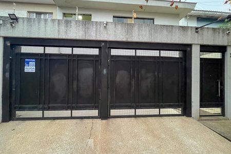 Casa para alugar com 450m², 4 quartos e 3 vagas Casa para alugar com 450m², 4 quartos e 3 vagasFachada