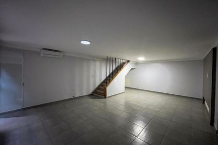 Casa para alugar com 450m², 4 quartos e 3 vagas Casa para alugar com 450m², 4 quartos e 3 vagasSalão de Festas