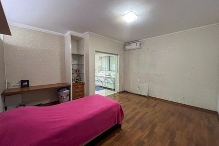 Casa para alugar com 450m², 4 quartos e 3 vagas Casa para alugar com 450m², 4 quartos e 3 vagasSuite 2