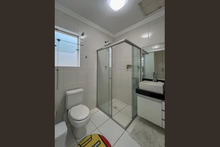 Casa para alugar com 450m², 4 quartos e 3 vagas Casa para alugar com 450m², 4 quartos e 3 vagasBanheiro da Suite 4