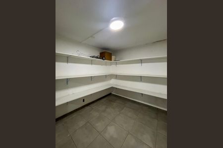 Casa para alugar com 450m², 4 quartos e 3 vagas Casa para alugar com 450m², 4 quartos e 3 vagasDespensa