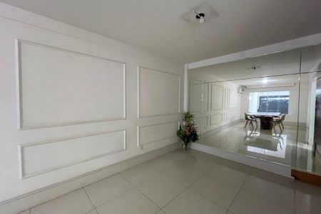 Casa para alugar com 450m², 4 quartos e 3 vagas Casa para alugar com 450m², 4 quartos e 3 vagasSala de TV