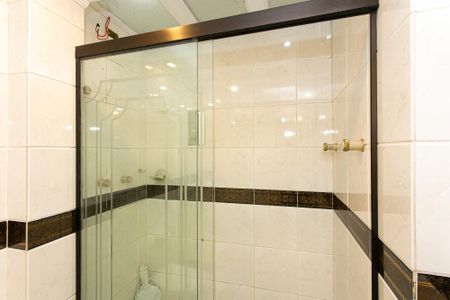 Casa para alugar com 270m², 3 quartos e 2 vagas Casa para alugar com 270m², 3 quartos e 2 vagasBanheiro da Suíte 1