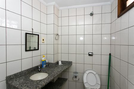 Casa para alugar com 270m², 3 quartos e 2 vagas Casa para alugar com 270m², 3 quartos e 2 vagasBanheiro de Serviço