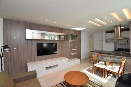 Sala/Cozinha de apartamento à venda com 1 quarto, 57m² em Bigorrilho, Curitiba