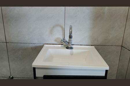 Casa para alugar com 40m², 1 quarto e 1 vaga Casa para alugar com 40m², 1 quarto e 1 vagaBanheiro