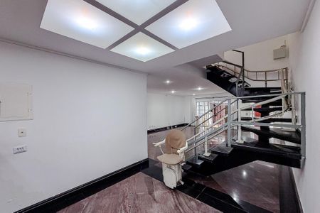 Sala de casa de condomínio para alugar com 3 quartos, 400m² em Cambuci, São Paulo