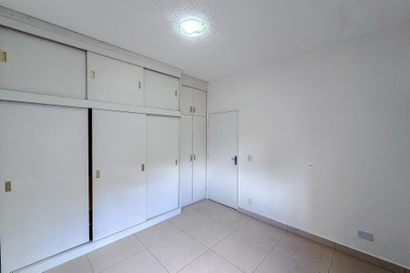 Casa de condomínio para alugar com 400m², 3 quartos e sem vaga Casa de condomínio para alugar com 400m², 3 quartos e sem vagaQuarto 2 - Suíte