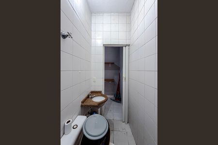 Casa de condomínio para alugar com 400m², 3 quartos e sem vaga Casa de condomínio para alugar com 400m², 3 quartos e sem vagaBanheiro de serviço