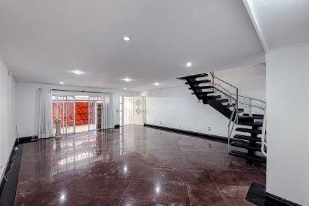 Casa de condomínio para alugar com 400m², 3 quartos e sem vaga Casa de condomínio para alugar com 400m², 3 quartos e sem vagaSala